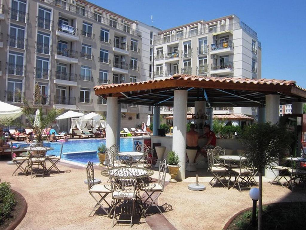 Gt Down Park Apartments Слънчев бряг Екстериор снимка